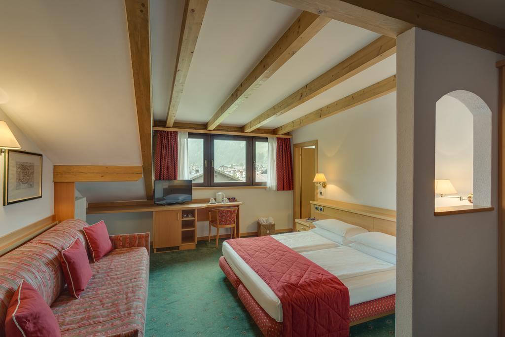 Hotel Antares Selva di Val Gardena Chambre photo