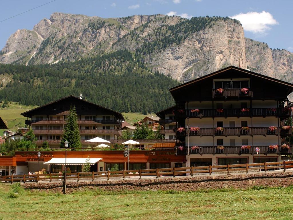 Hotel Antares Selva di Val Gardena Extérieur photo